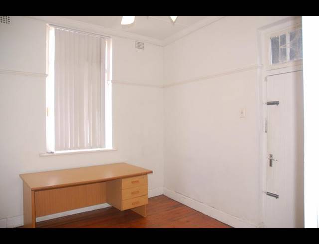 BUSINESS PROPERTY TO RENT IN GARDENS